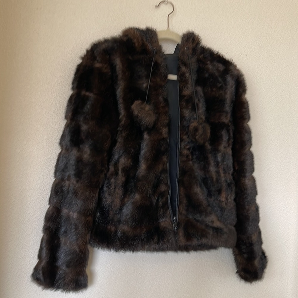 Beautiful Pleated Faux Fur Reversible Coat Size M - Picture 4 of 11